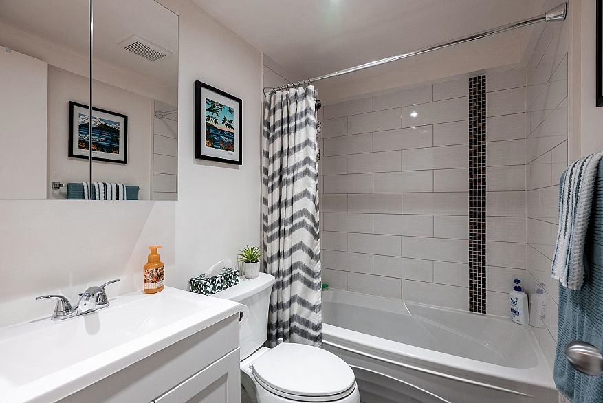 106 825 E 7th Avenue