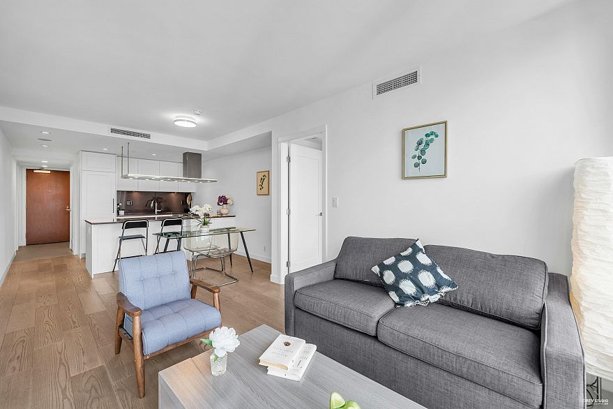 2303 3355 Binning Road