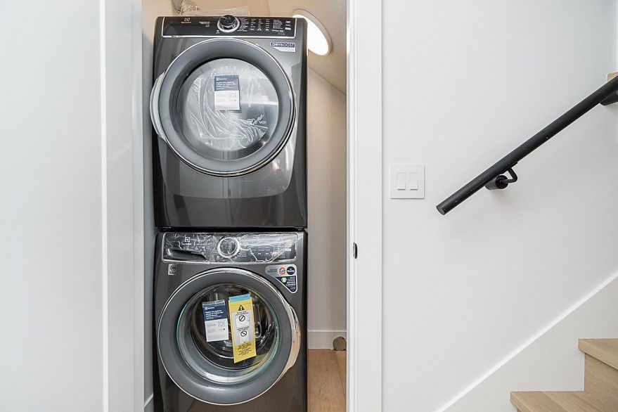 1 2753 Nanaimo Street