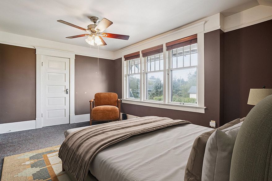 1842 Macdonald Street