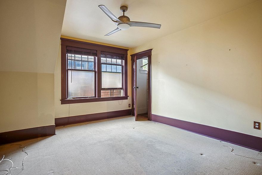 1842 Macdonald Street