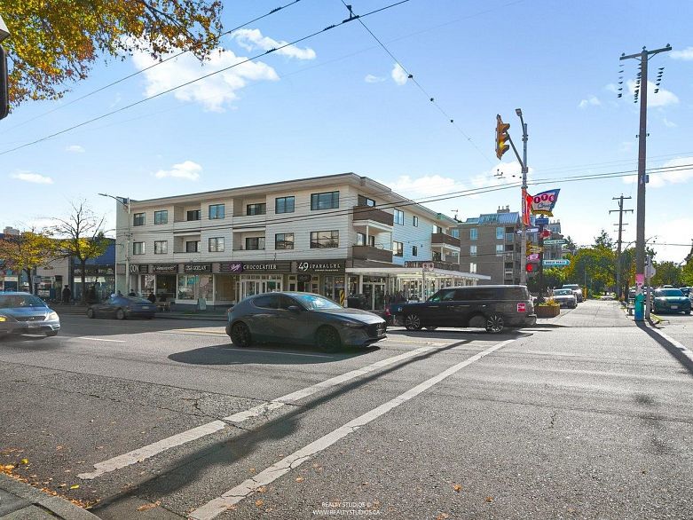 311 2121 W 6th Avenue