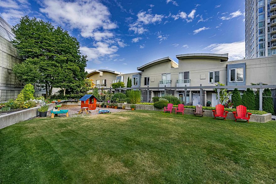 1501 63 Keefer Place