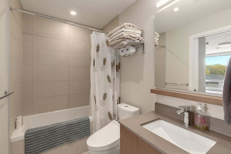 311 688 E 19th Avenue