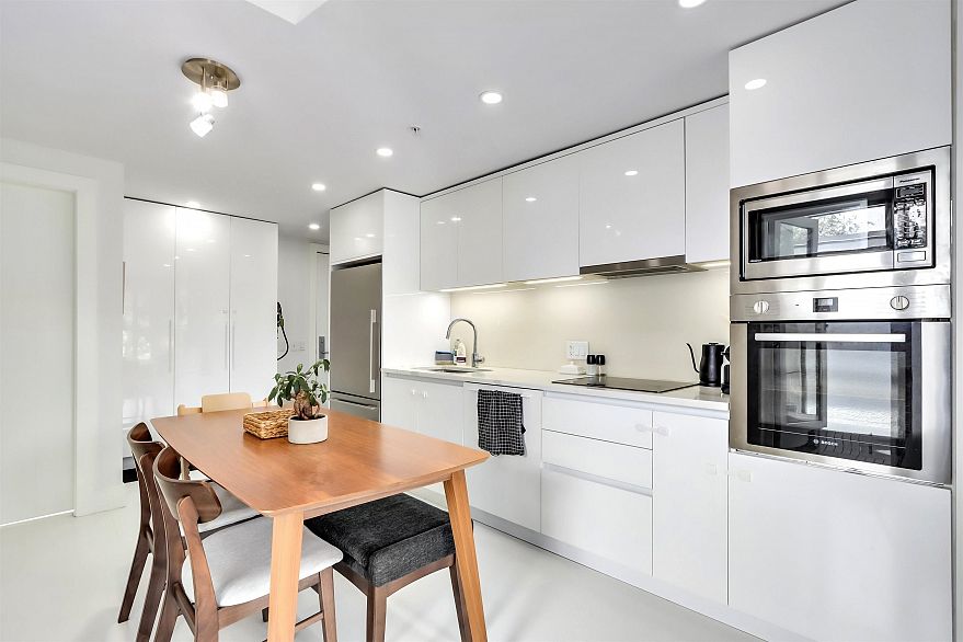 303 2239 W 7th Avenue