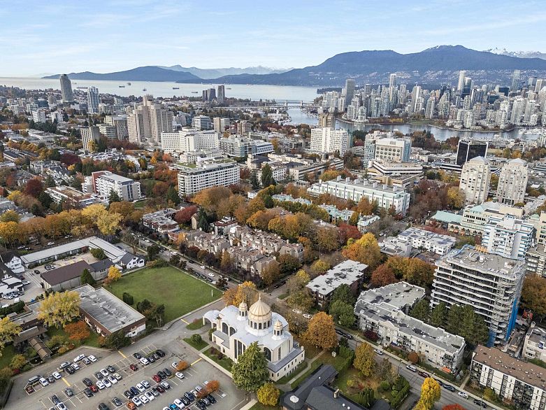 103 628 W 13th Avenue