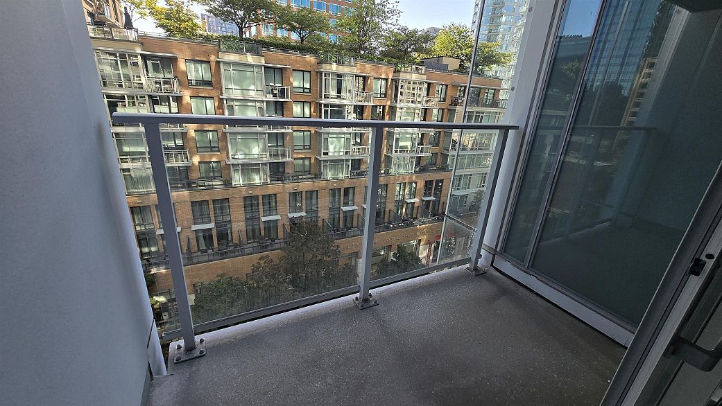 809 777 Richards Street