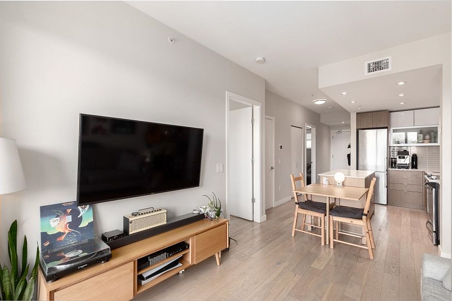 311 688 E 19th Avenue