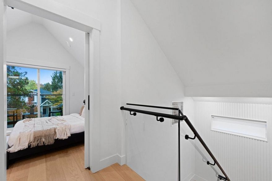 1 4549 W 11th Avenue