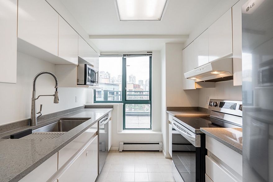 706 289 Drake Street