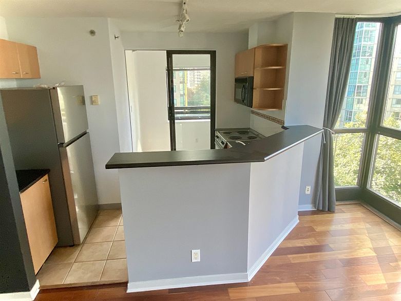 905 1367 Alberni Street