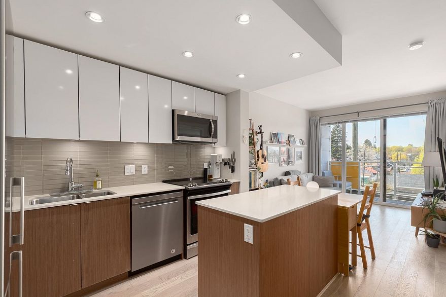 311 688 E 19th Avenue