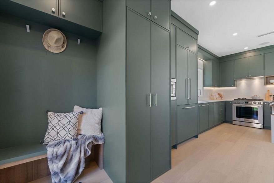 2 8508 East Boulevard