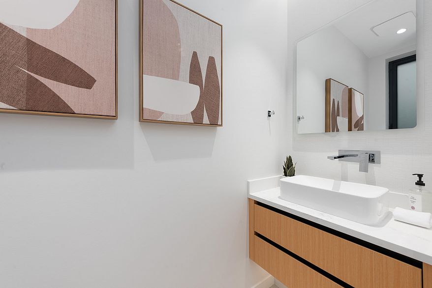 2 1595 W 66th Avenue