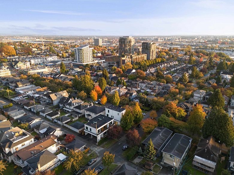 2 1595 W 66th Avenue