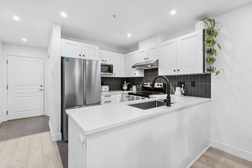 232 4550 Fraser Street