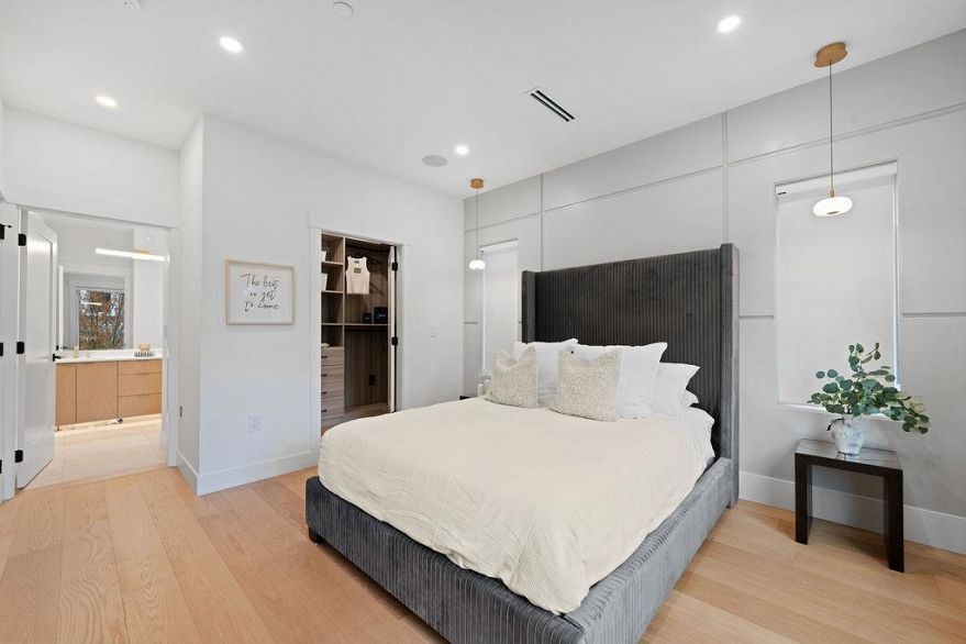 1 4549 W 11th Avenue