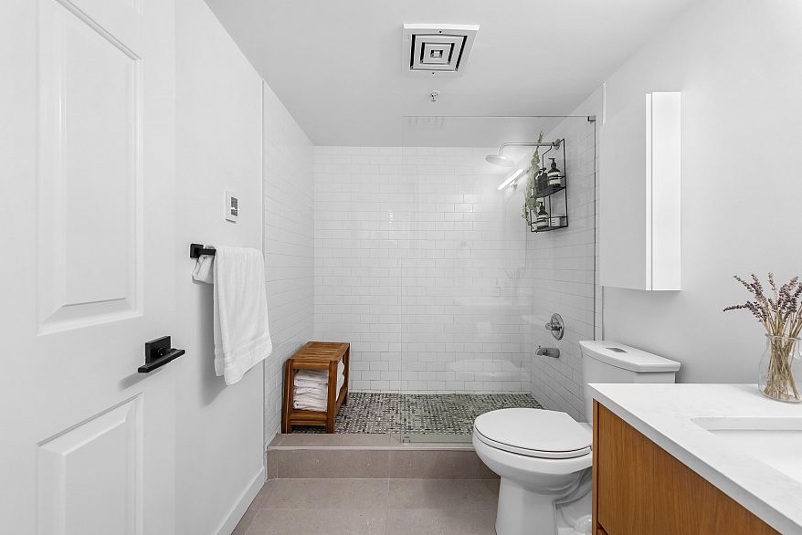 103 628 W 13th Avenue