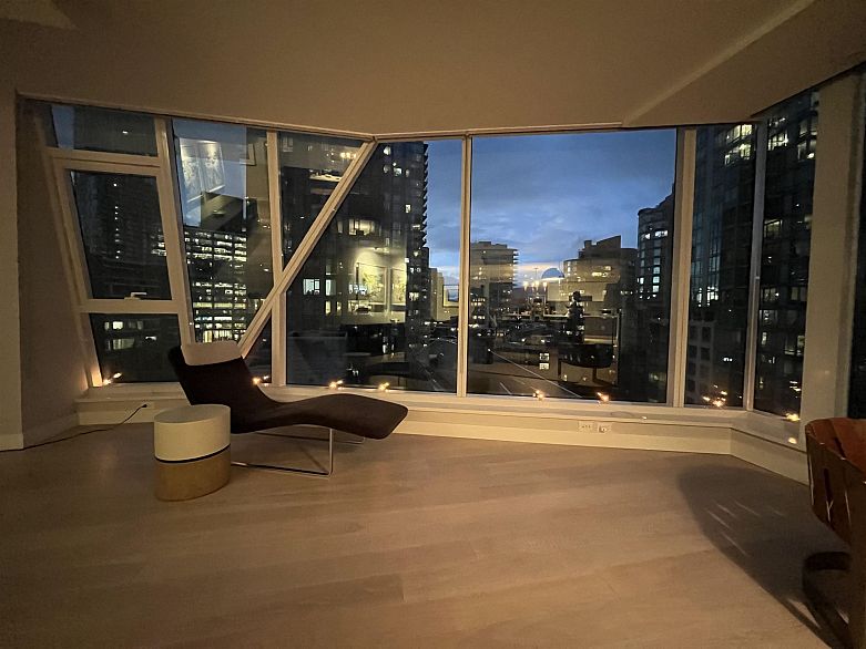 901 1409 W Pender Street