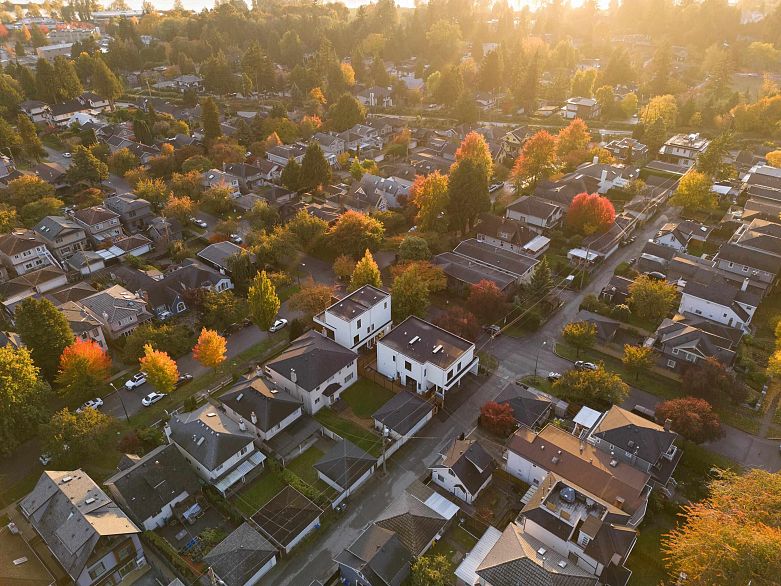 2 1595 W 66th Avenue