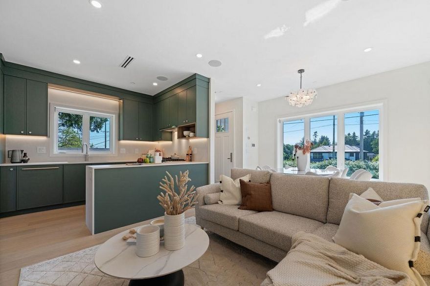 2 8508 East Boulevard