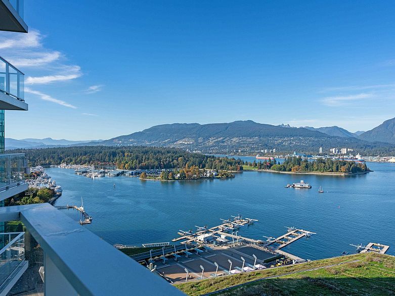 2701 1011 W Cordova Street