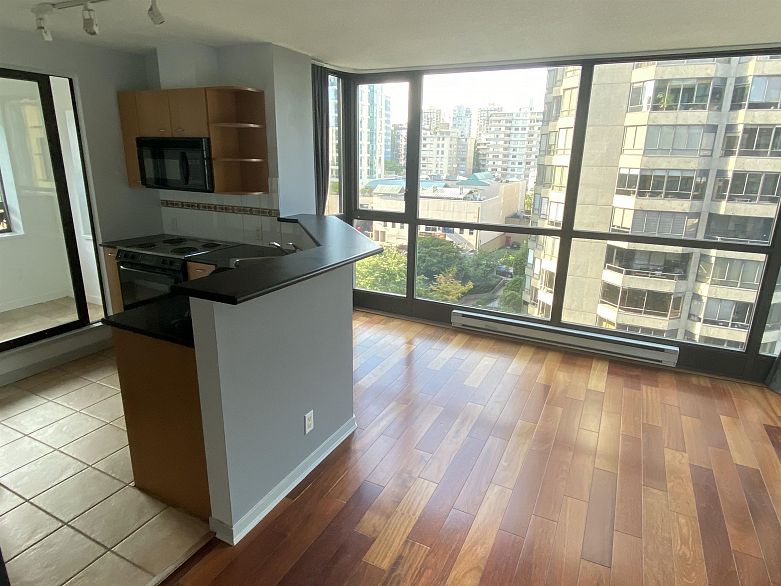 905 1367 Alberni Street