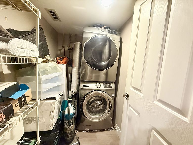 103 3189 Camosun Street