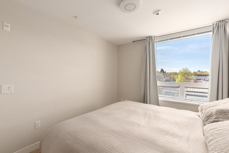 311 688 E 19th Avenue