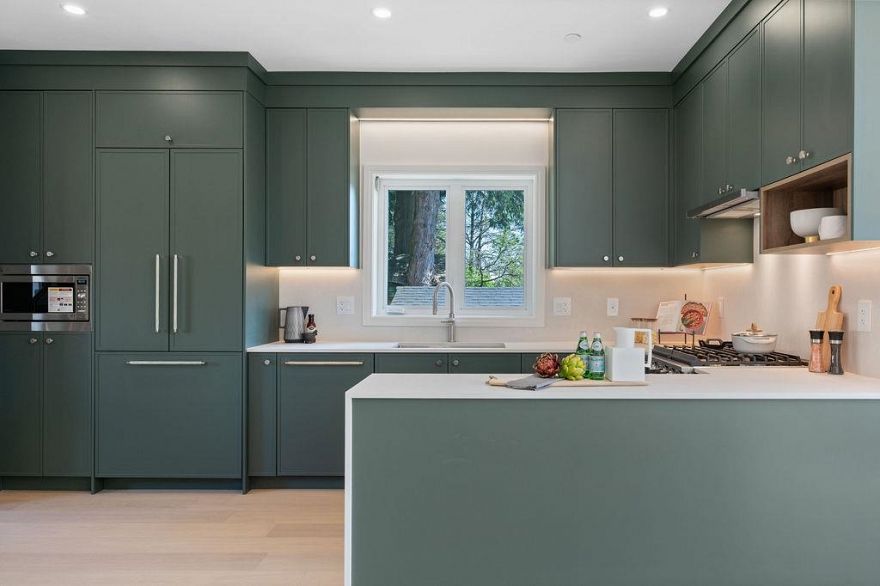 2 8508 East Boulevard