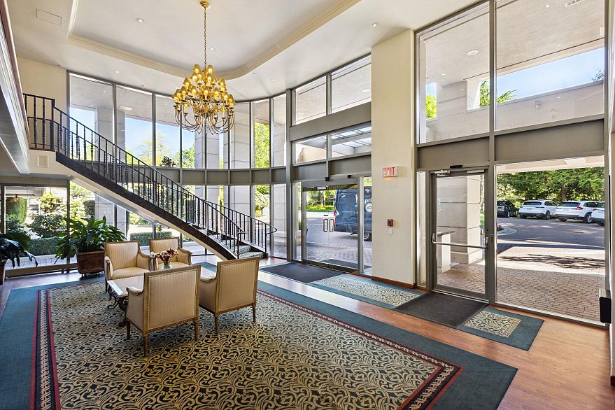 1901 5775 Hampton Place