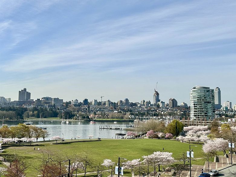 706 289 Drake Street