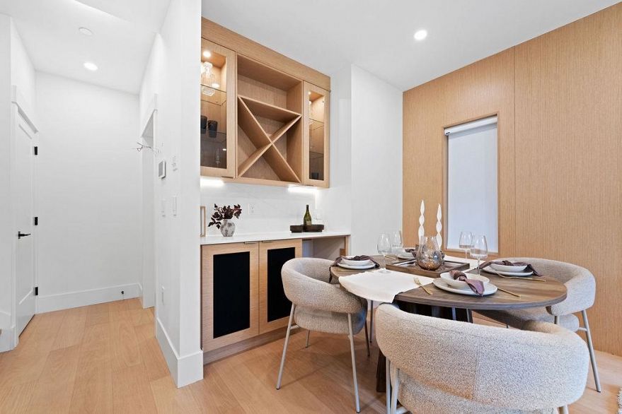 1 4549 W 11th Avenue