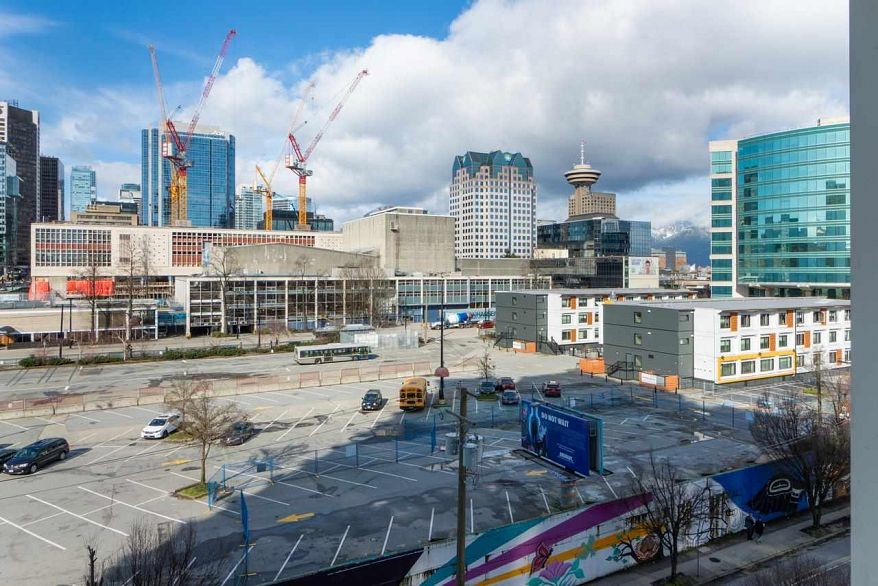 811 161 W Georgia Street