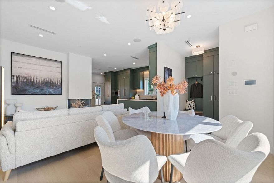 2 8508 East Boulevard