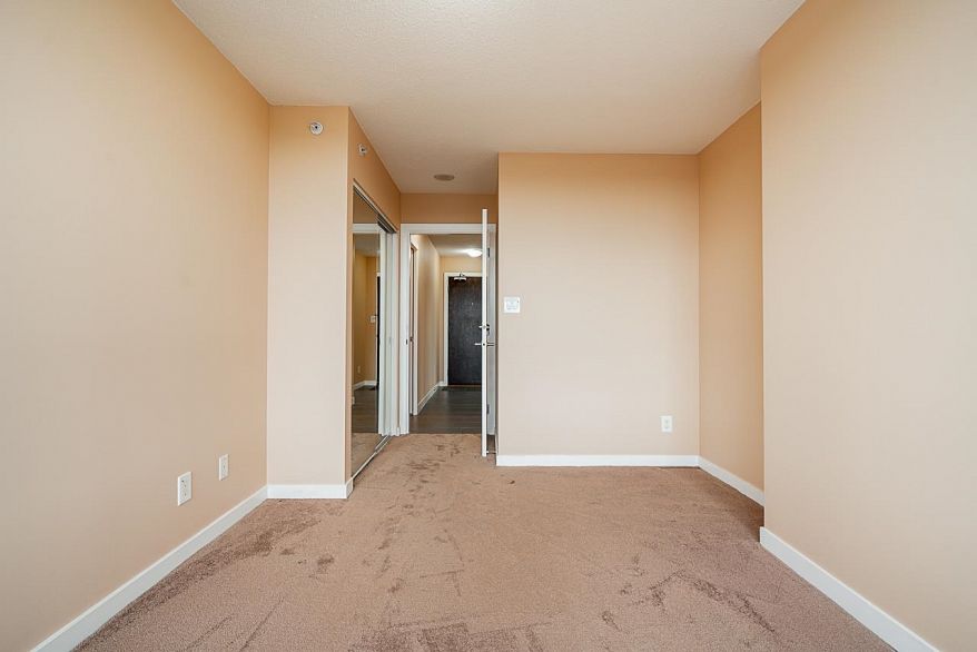 2608 58 Keefer Place