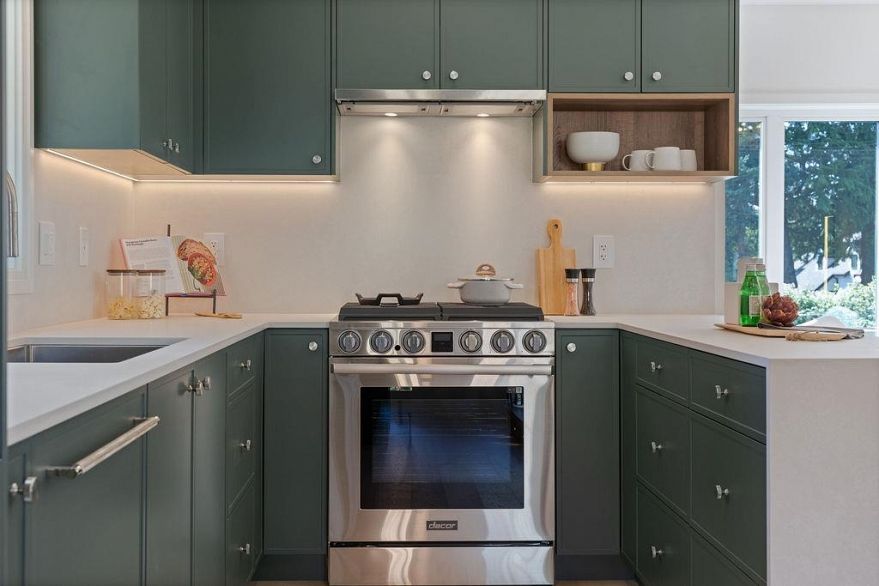 2 8508 East Boulevard