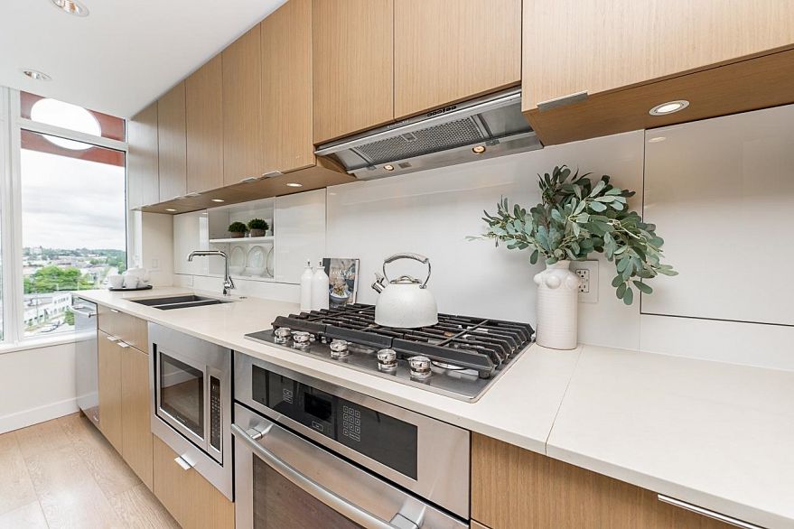 905 161 E 1st Avenue