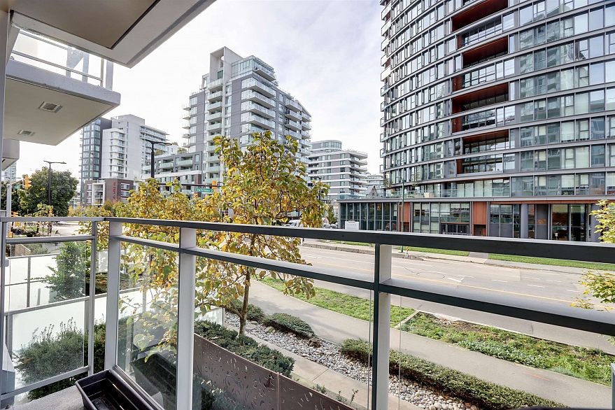 207 1618 Quebec Street