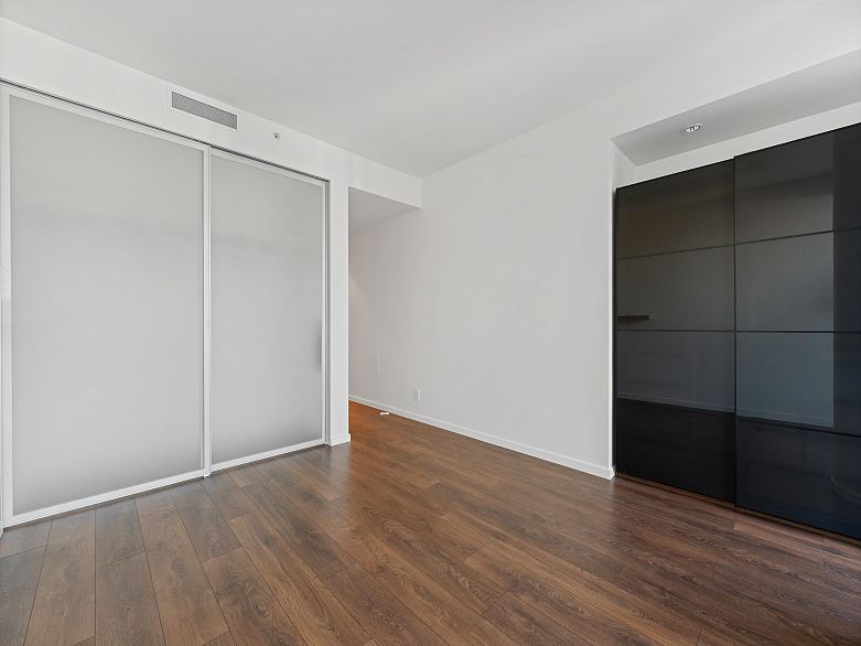 2701 1011 W Cordova Street