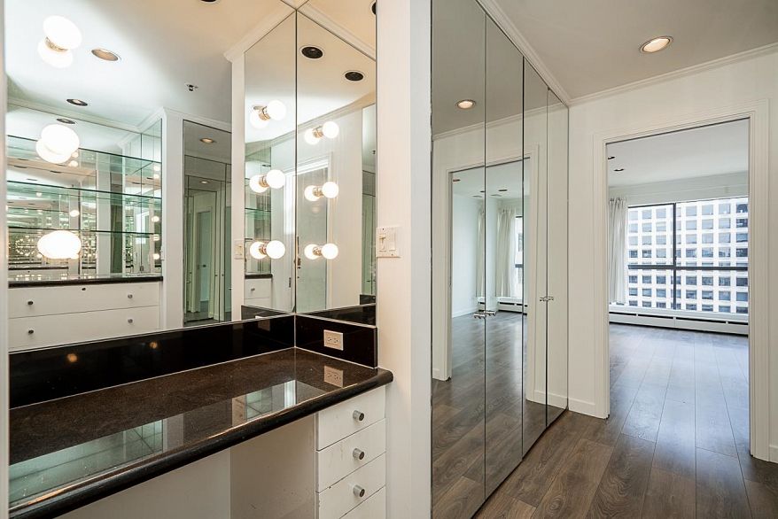 PH1 1060 Alberni Street