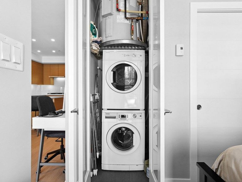 208 2528 Collingwood Street