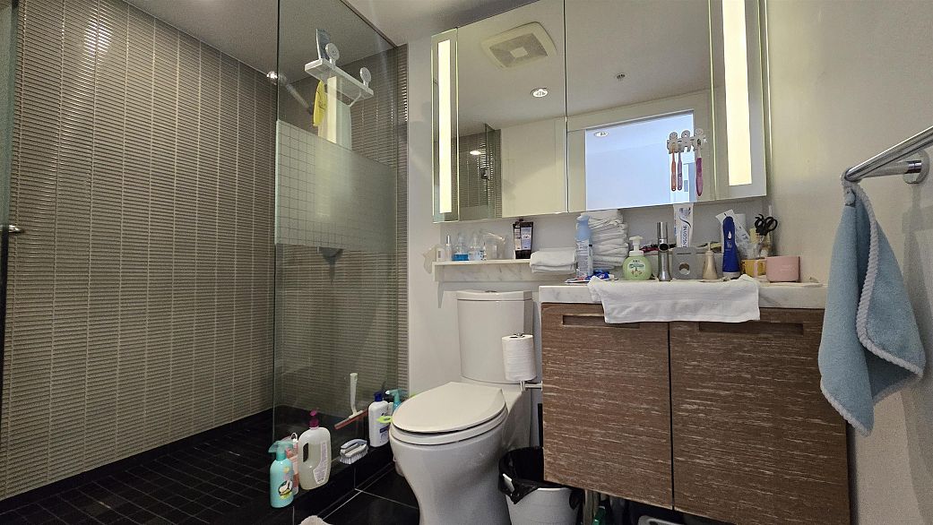 809 777 Richards Street