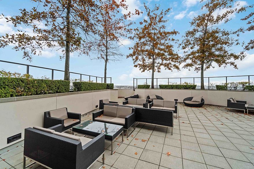 2803 108 W Cordova Street