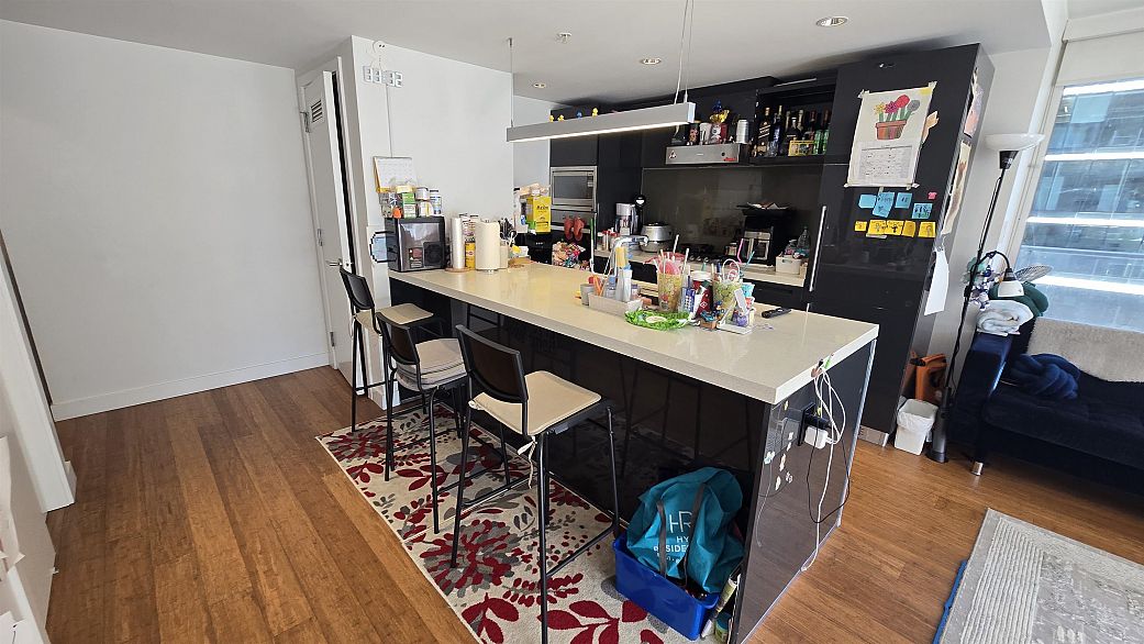 809 777 Richards Street