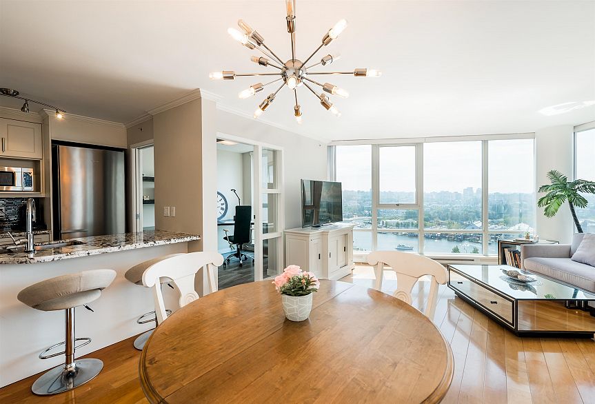 1438 RICHARDS STREET, Vancouver BC V6Z 3B8