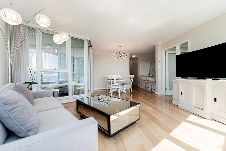 1438 RICHARDS STREET, Vancouver BC V6Z 3B8