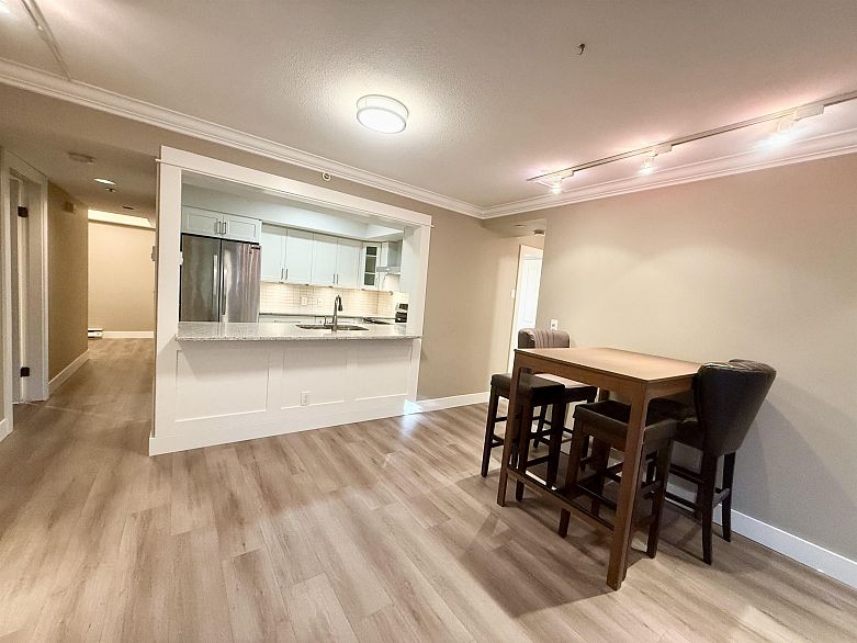 103 3189 Camosun Street