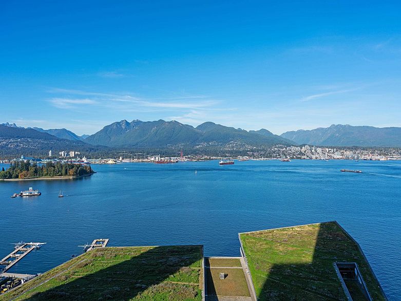 2701 1011 W Cordova Street