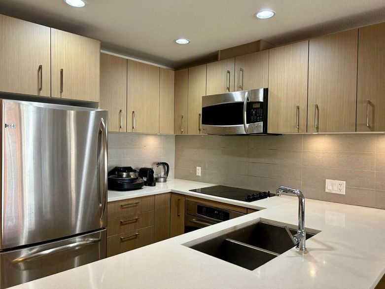 218 5983 Gray Avenue